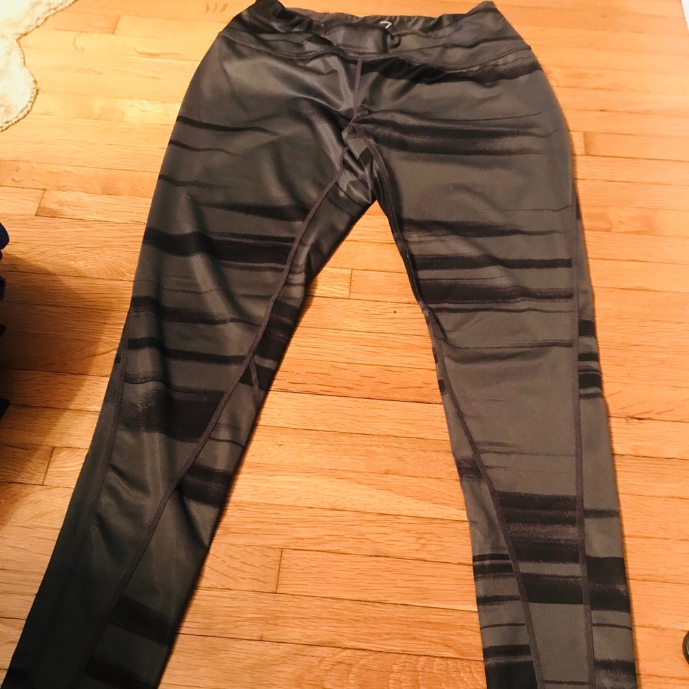 Leggings by Zella mid rise and si e medium